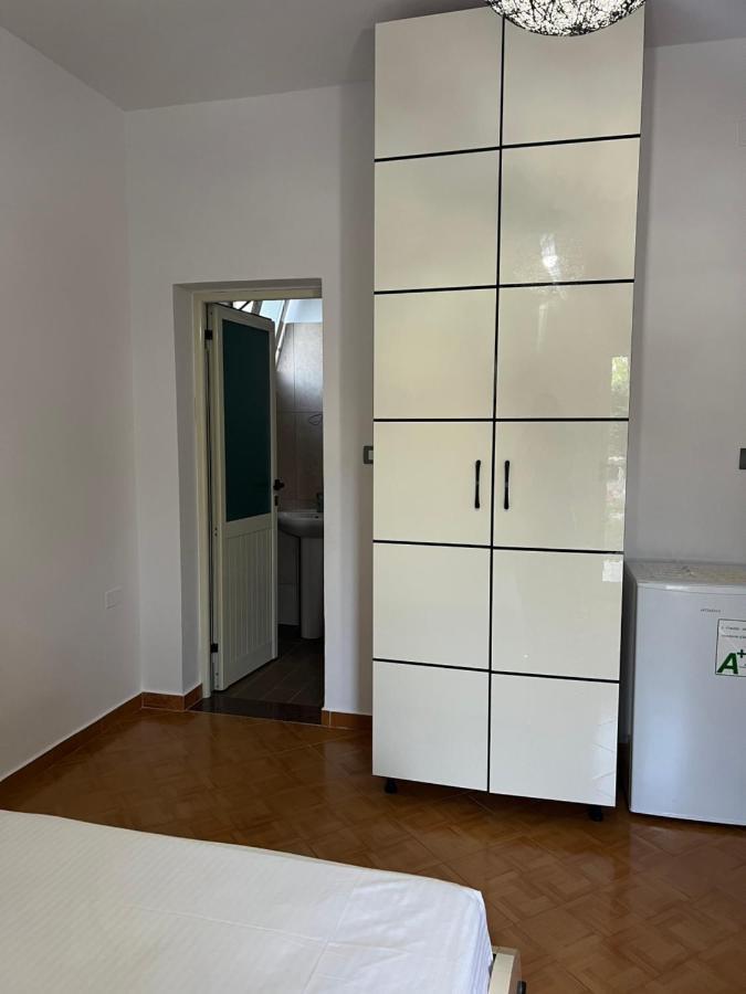 Rooms For Rent Habipi Vlore Exterior photo
