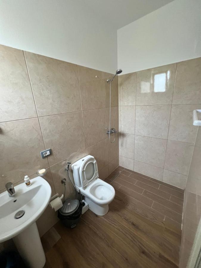 Rooms For Rent Habipi Vlore Exterior photo